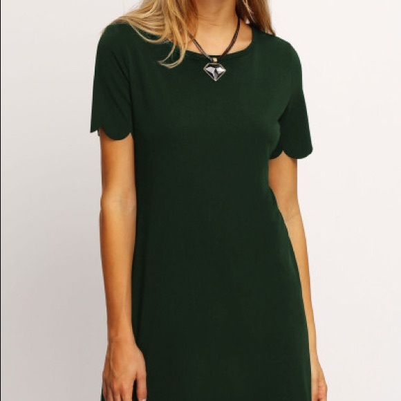 LAST 2‼️IN STOCK ‼️Dark green back scallop - dress - Picture 2 of 7